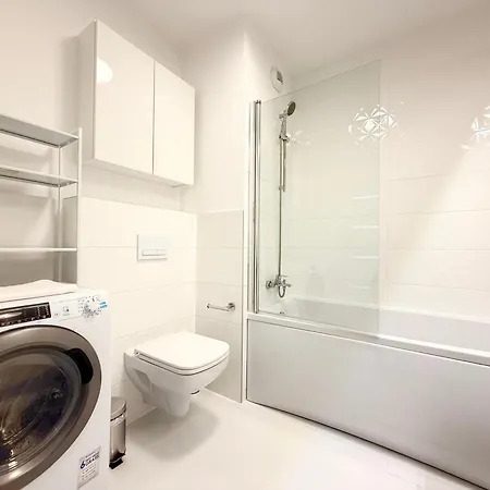 Mieszczanska Charming By Bookinghost * 弗罗茨瓦夫