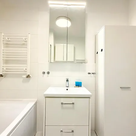 Mieszczanska Charming By Bookinghost * 弗罗茨瓦夫