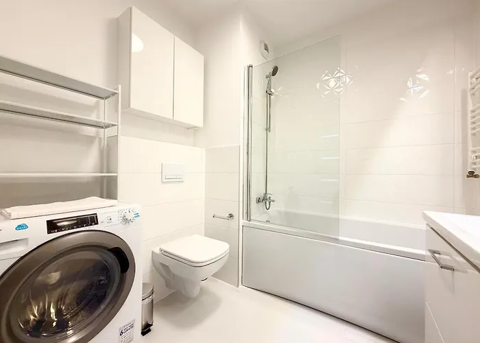 Mieszczanska Charming By Bookinghost * 弗罗茨瓦夫